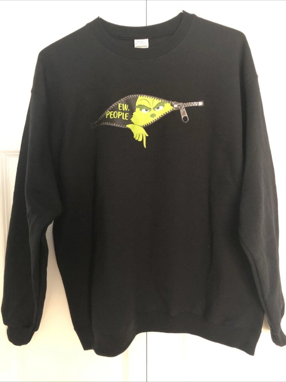 The Grinch Official Casual Long Sleeve Pullover Sweatshirt Men's Size Large